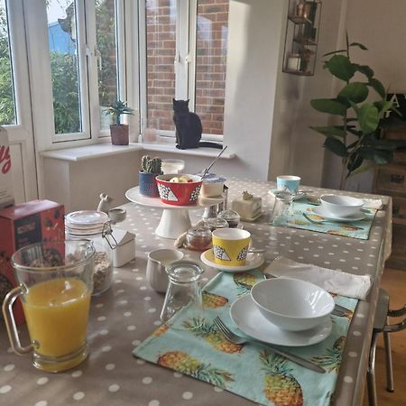 Walton Crescent Bed and Breakfast Winford Εξωτερικό φωτογραφία